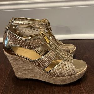 Michael Kors Ladies 8 M Damita Wedge Metallic Gold Front-zip  Sandals